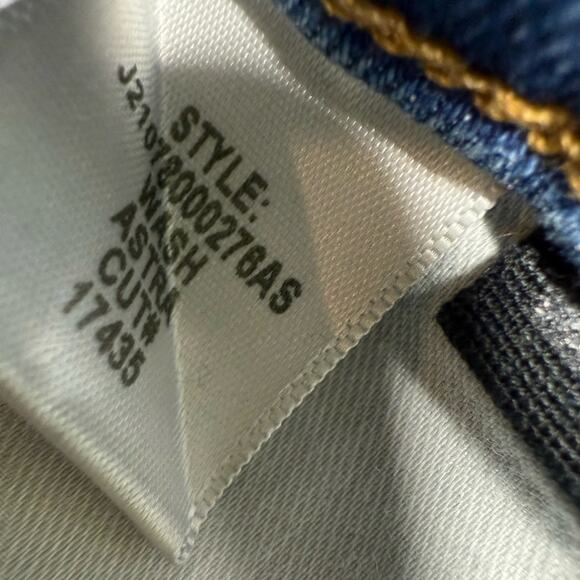 Veronica Beard Carly Kick Flare Jeans | High Rise Button Fly | Astra Wash - Picture 7 of 9